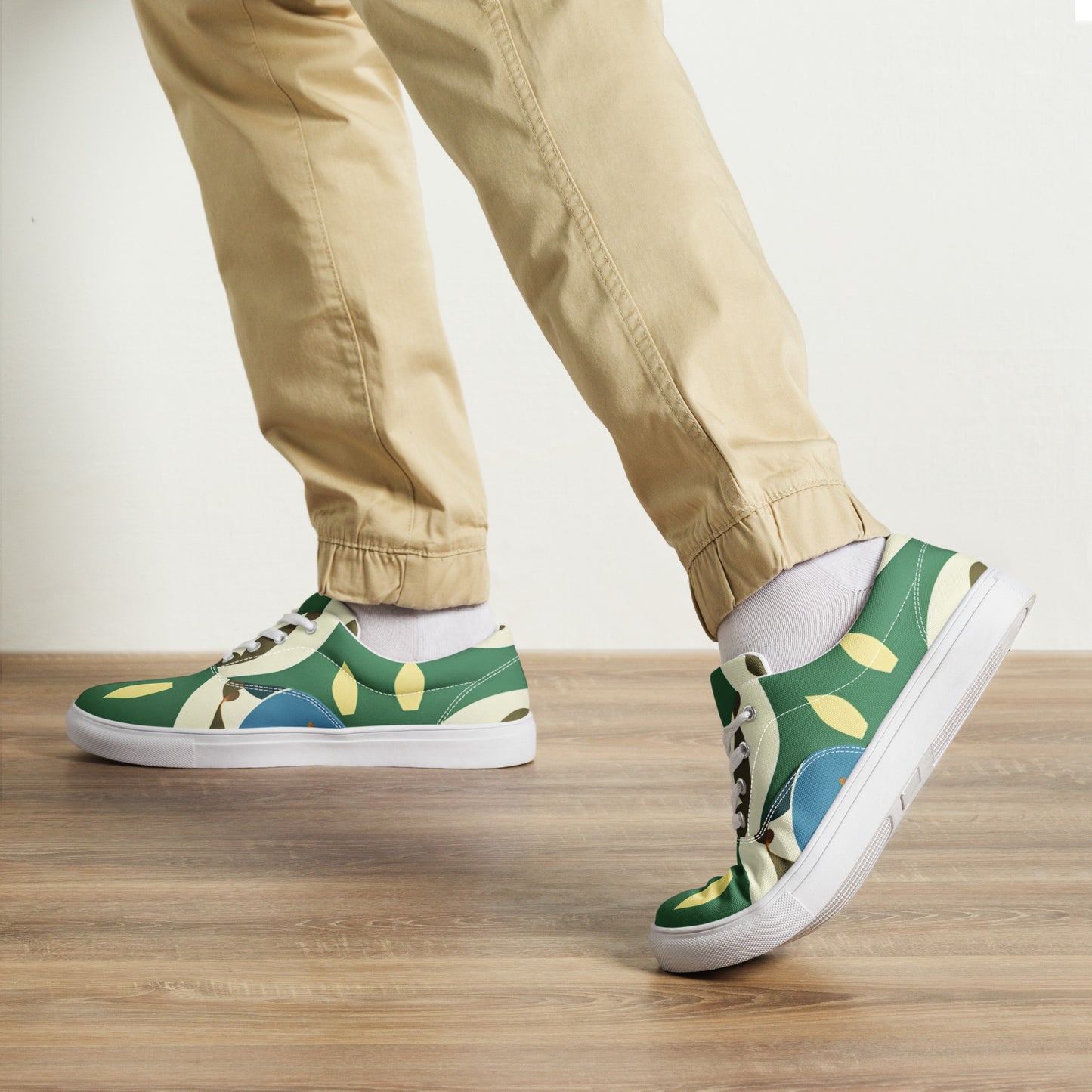 Men’s lace-up canvas shoes