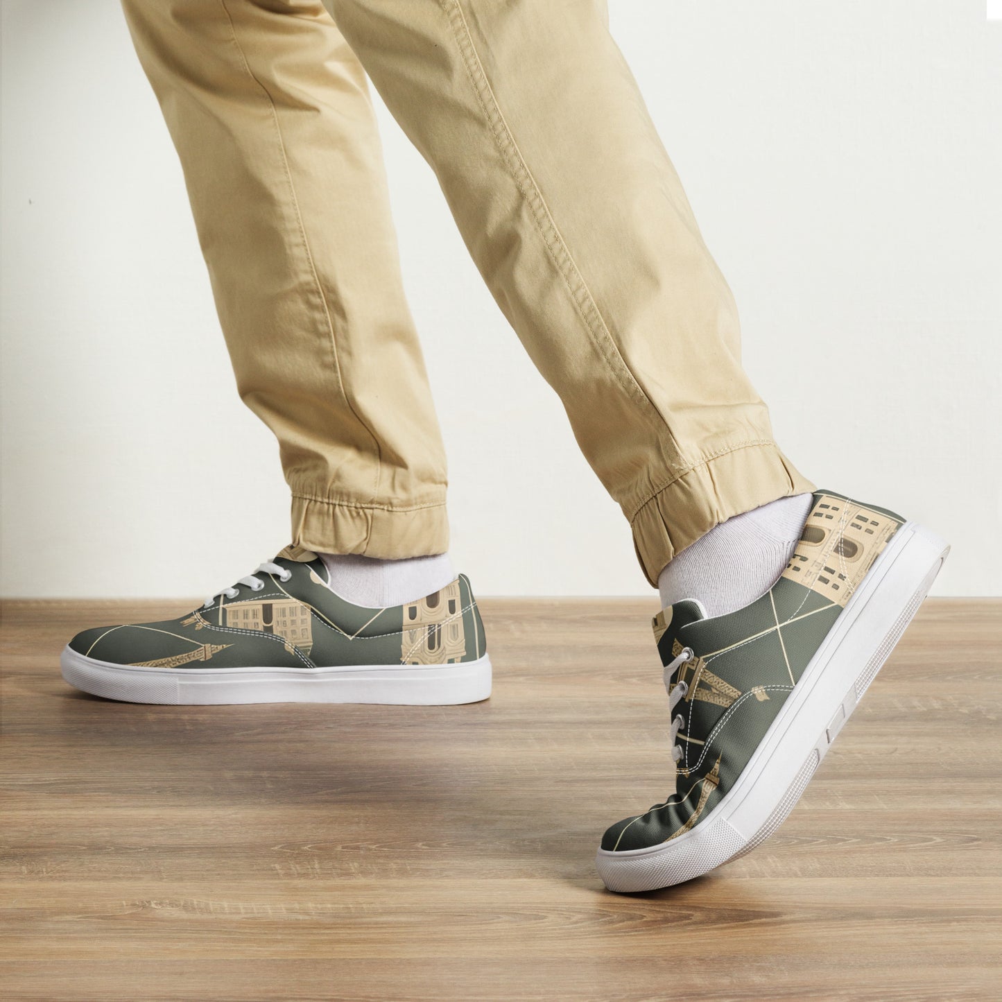 Men’s lace-up canvas shoes