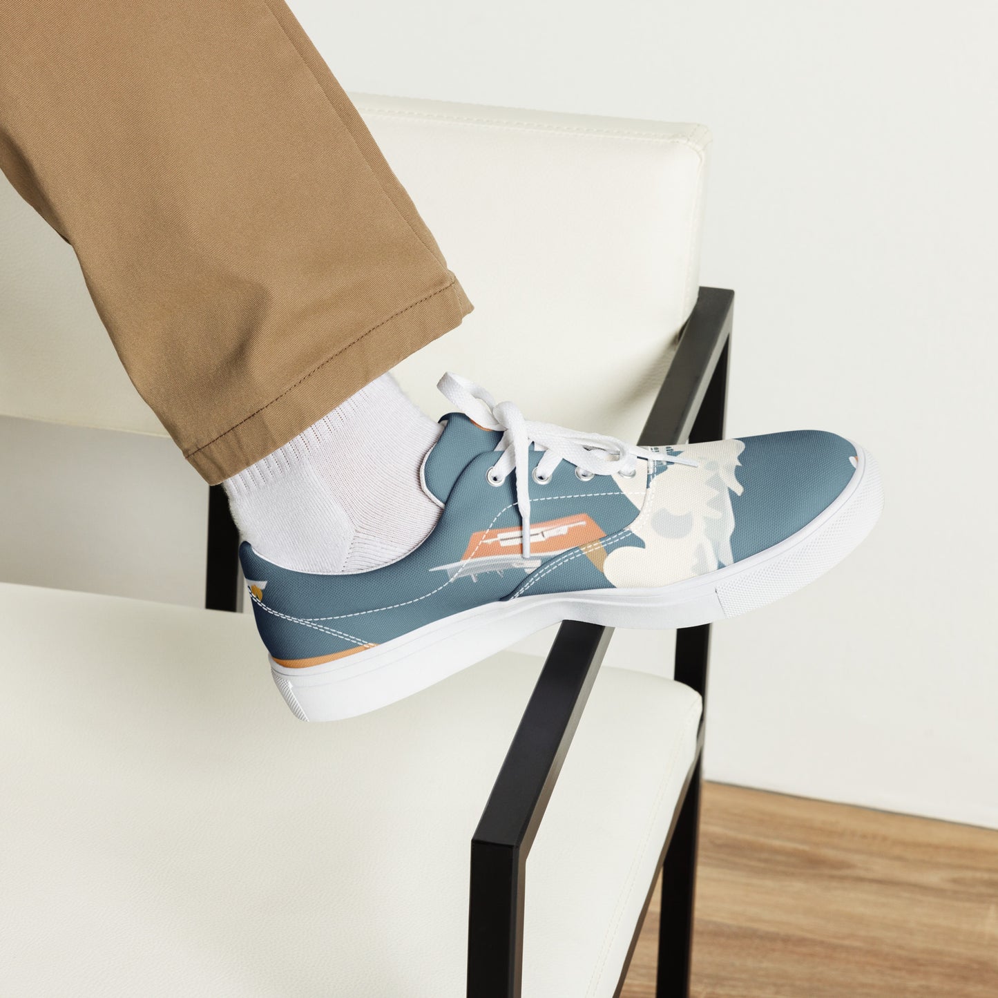 Men’s lace-up canvas shoes