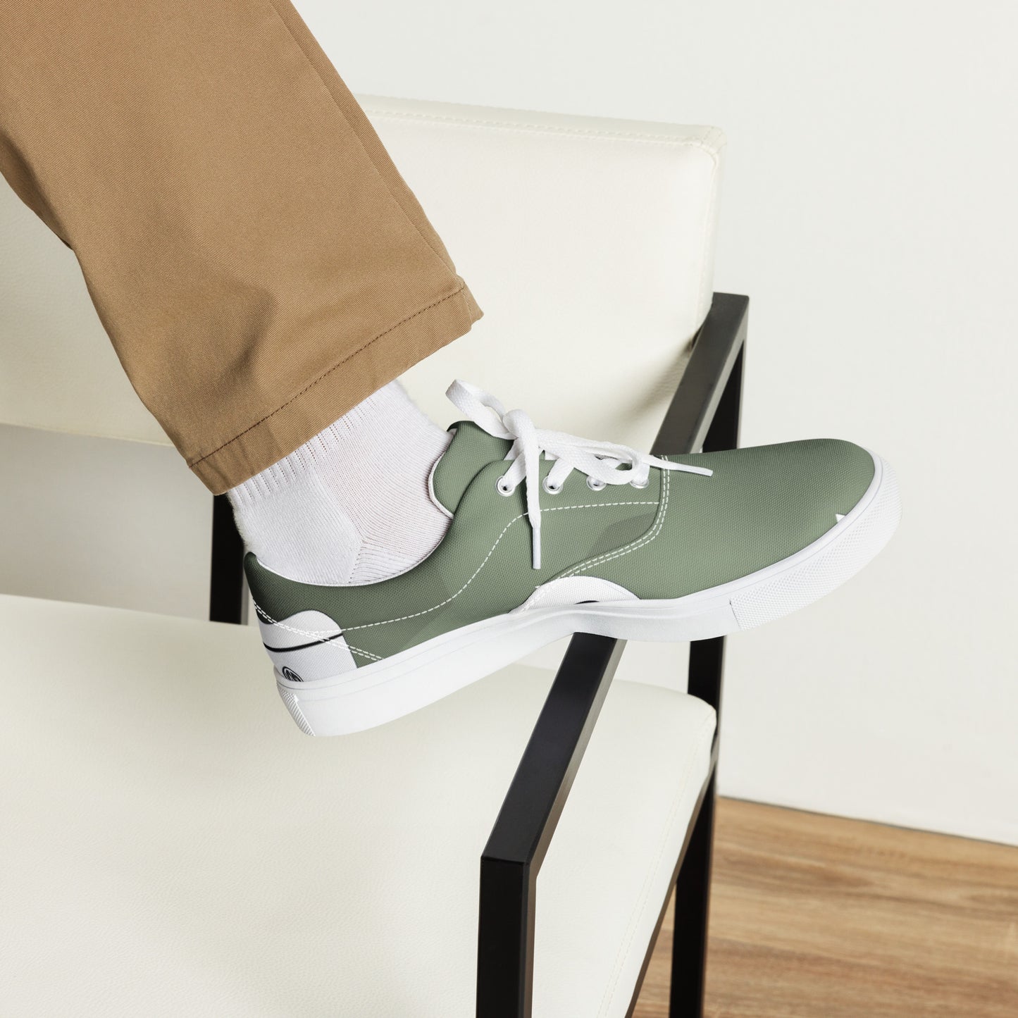 Men’s lace-up canvas shoes