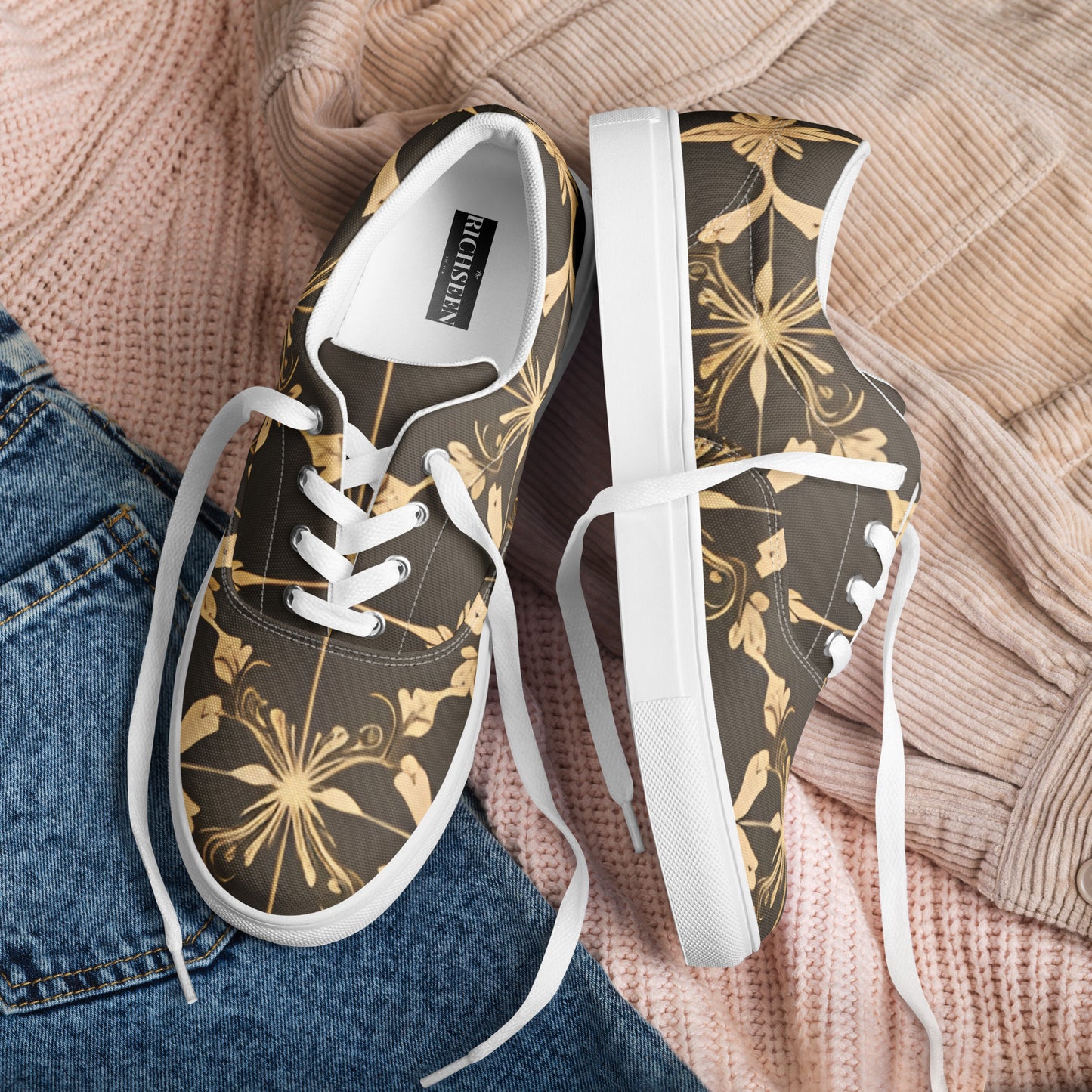 Men’s lace-up canvas shoes