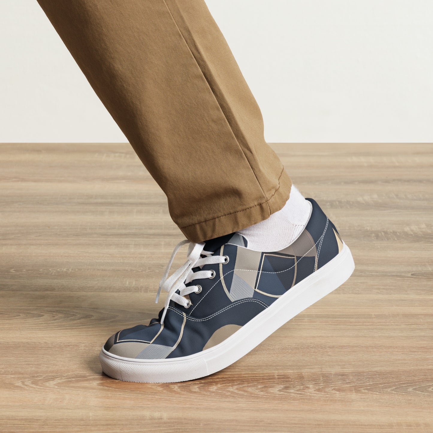 Men’s lace-up canvas shoes