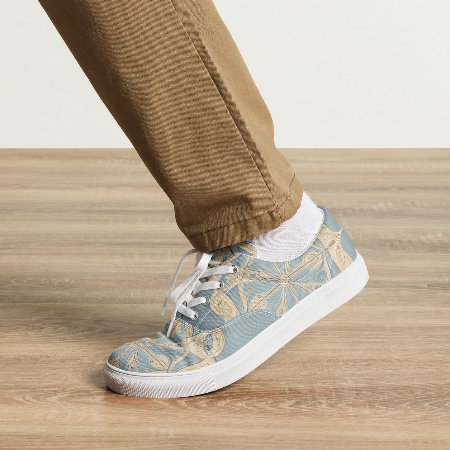 Men’s lace-up canvas shoes