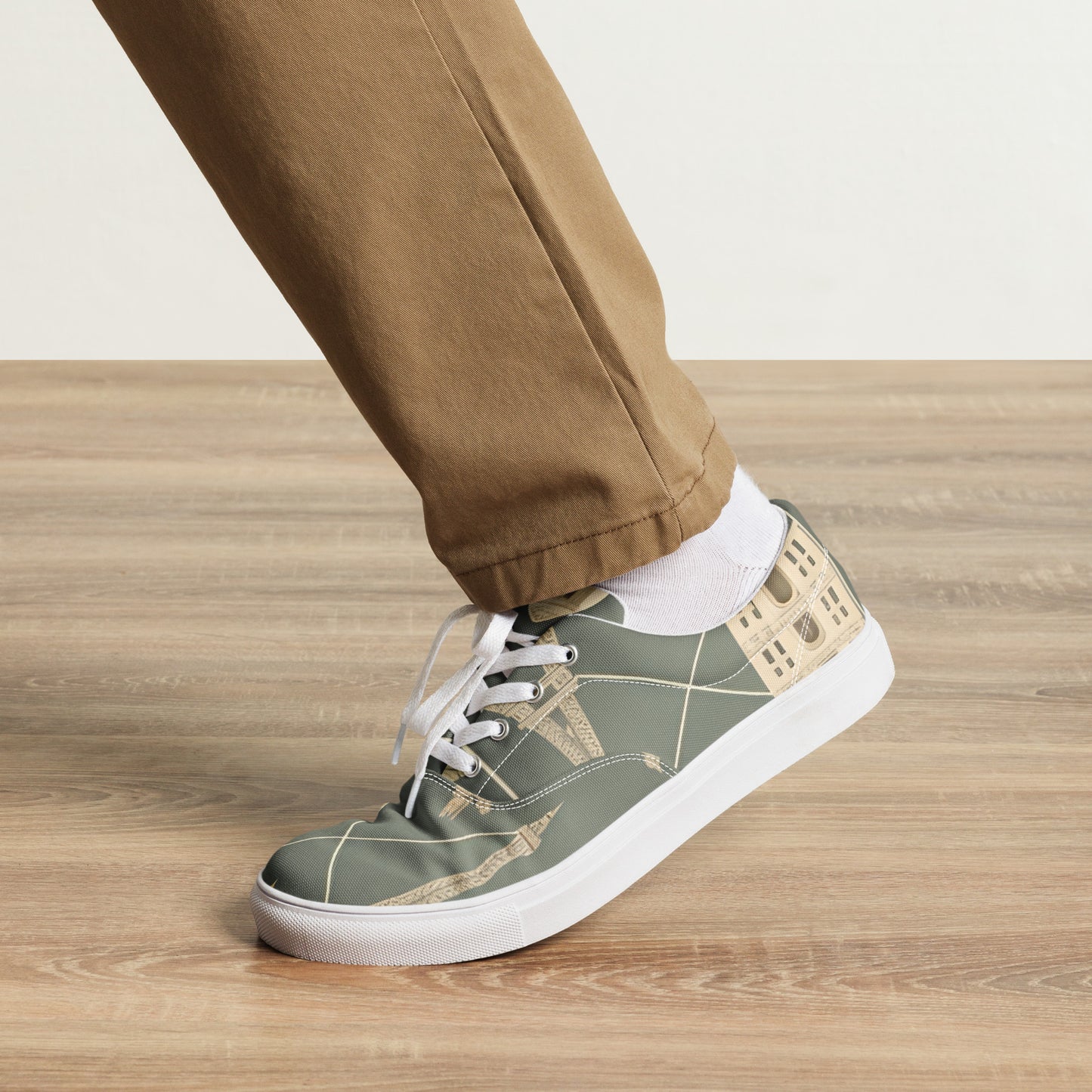 Men’s lace-up canvas shoes