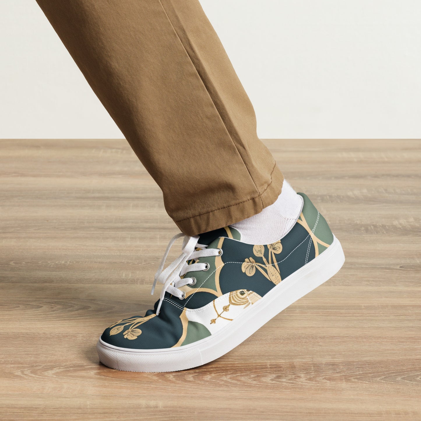 Men’s lace-up canvas shoes