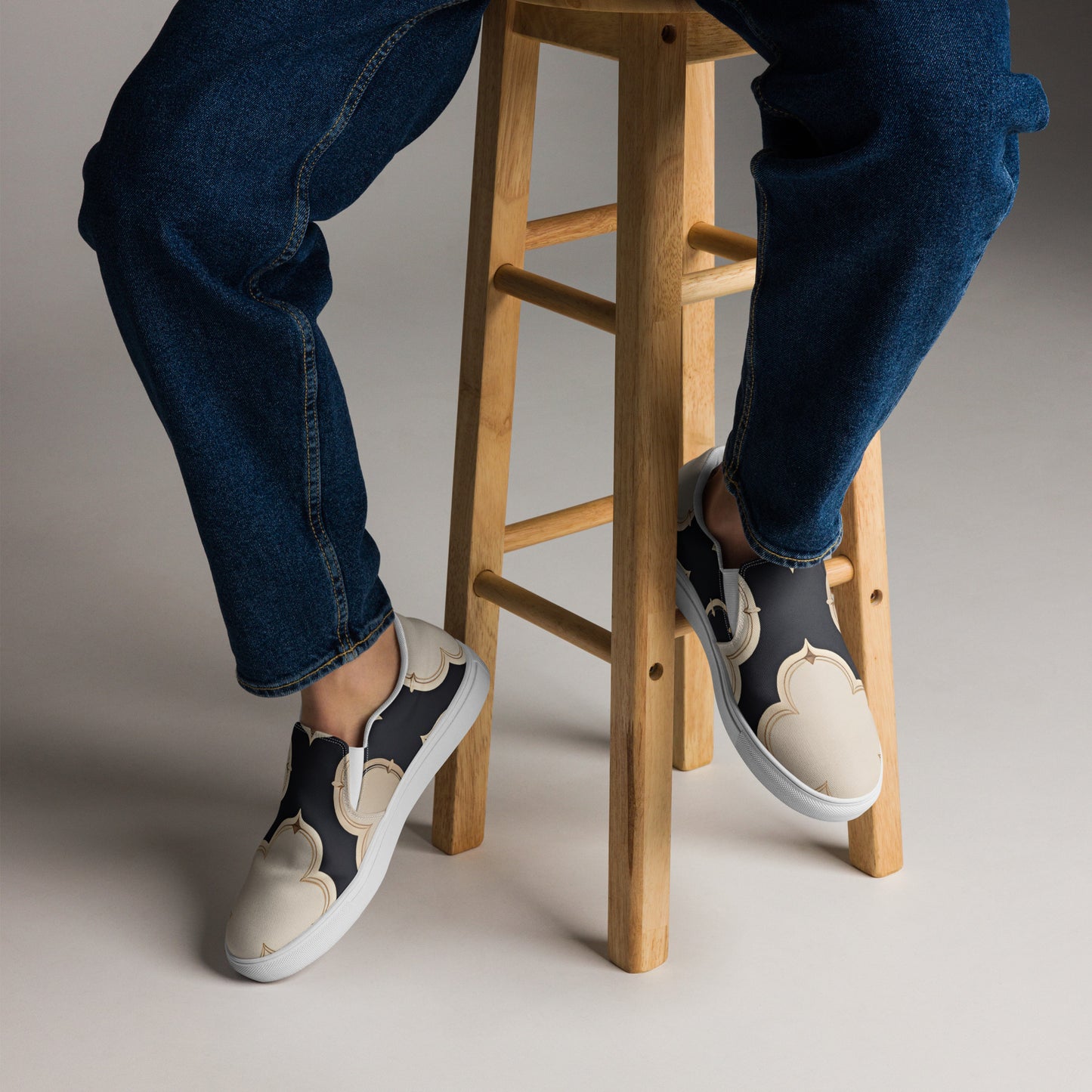 Men’s slip-on canvas shoes