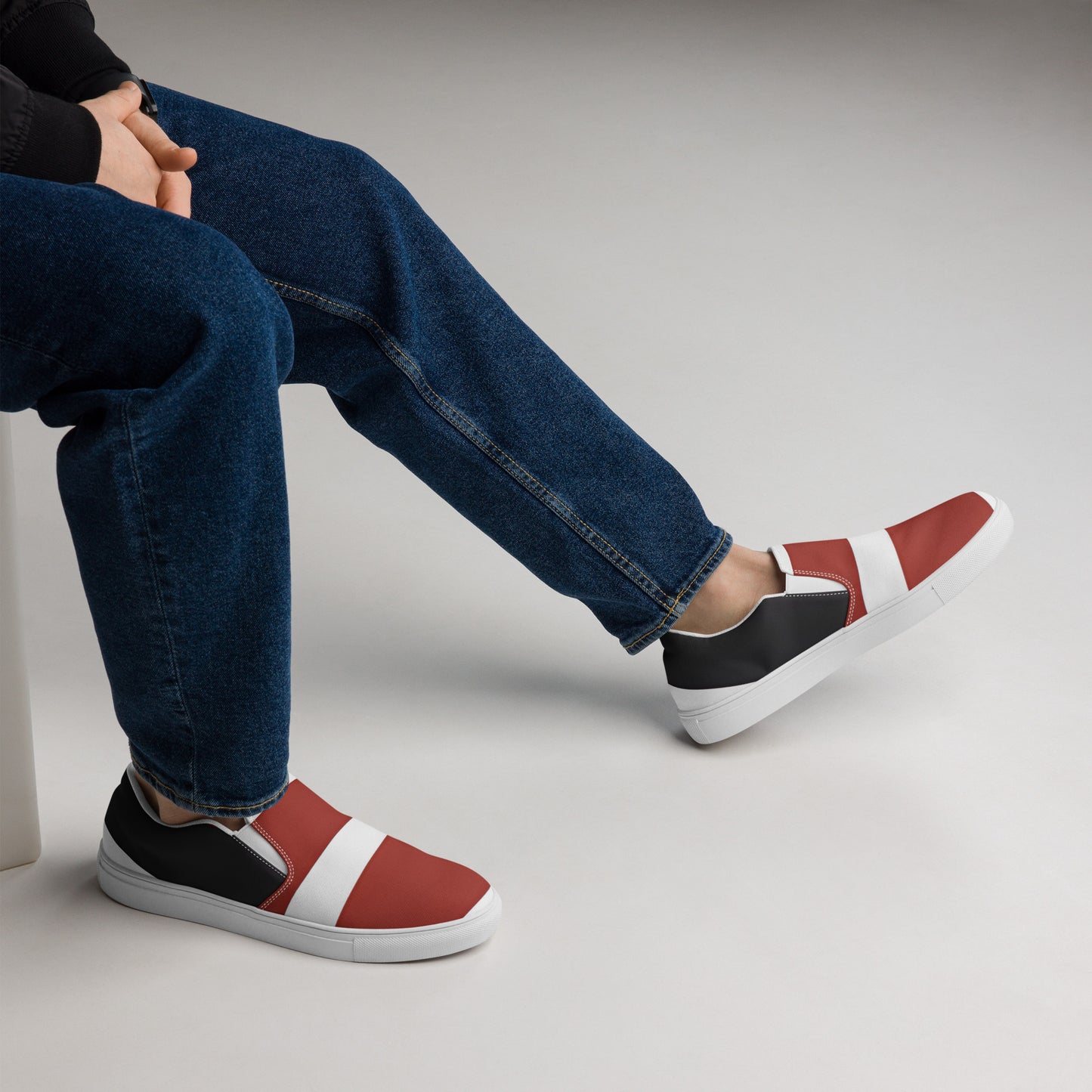 Men’s slip-on canvas shoes