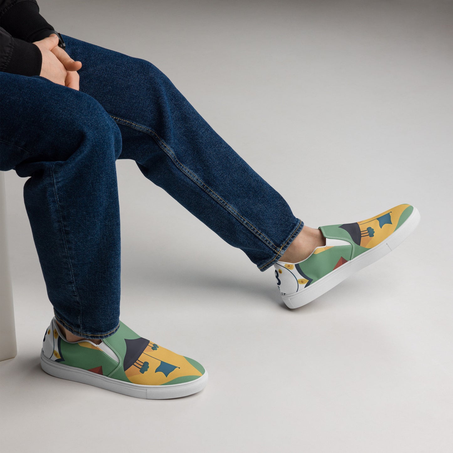 Men’s slip-on canvas shoes