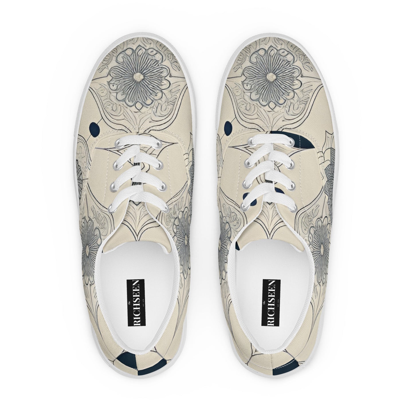 Women’s lace-up canvas shoes