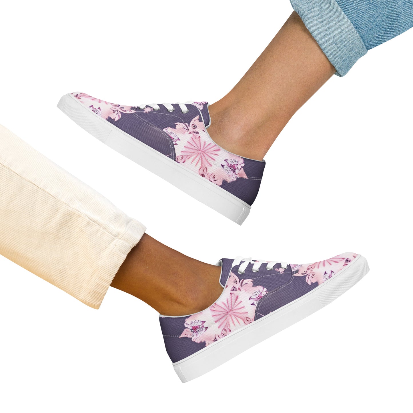 Women’s lace-up canvas shoes