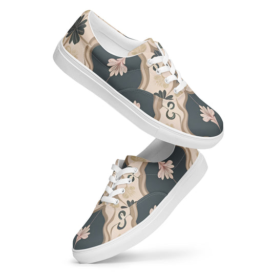 Women’s lace-up canvas shoes