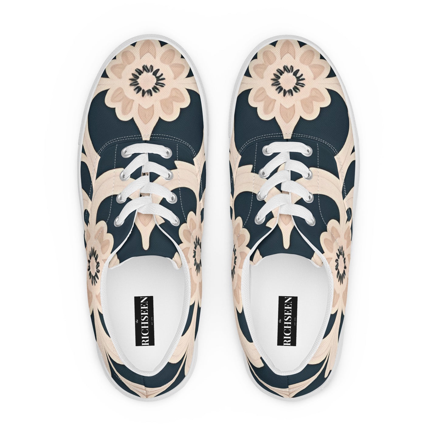 Women’s lace-up canvas shoes