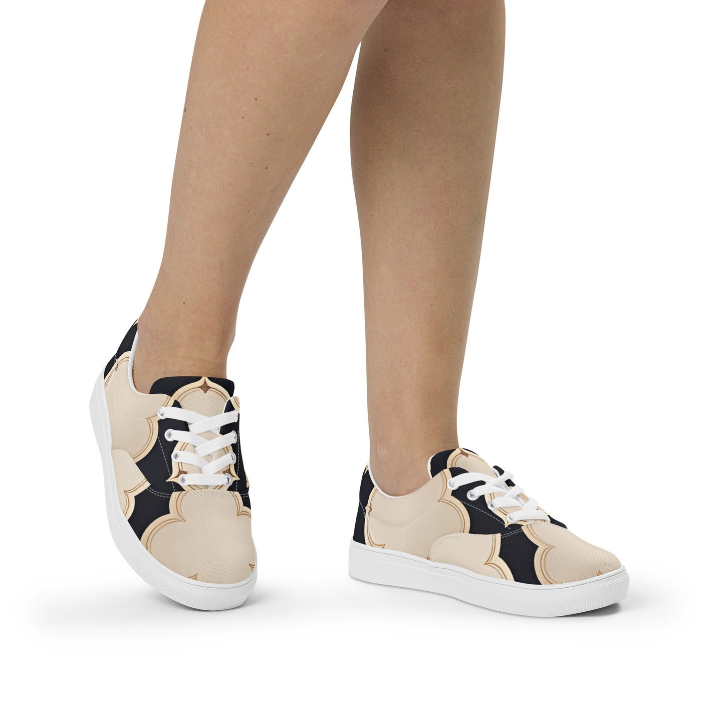 Women’s lace-up canvas shoes