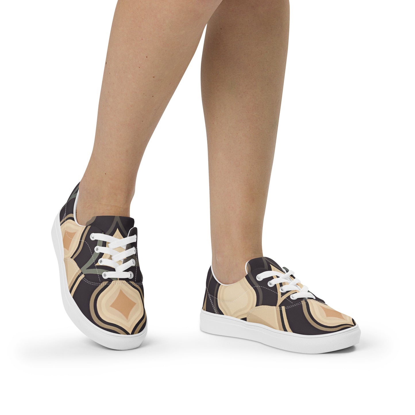 Women’s lace-up canvas shoes