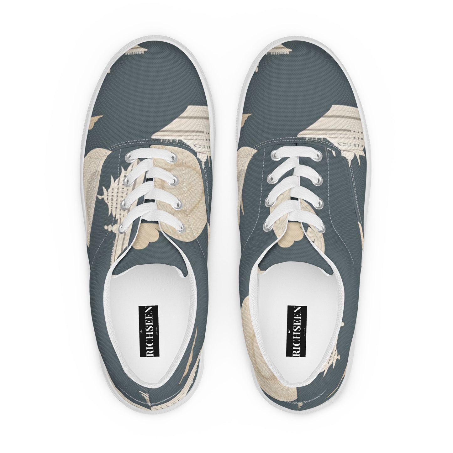 Women’s lace-up canvas shoes