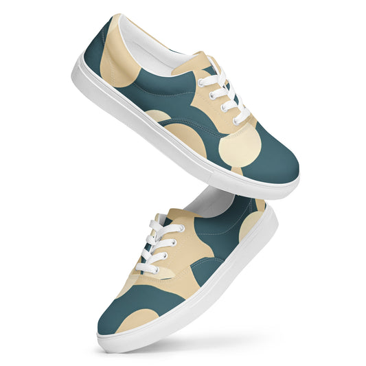 Women’s lace-up canvas shoes