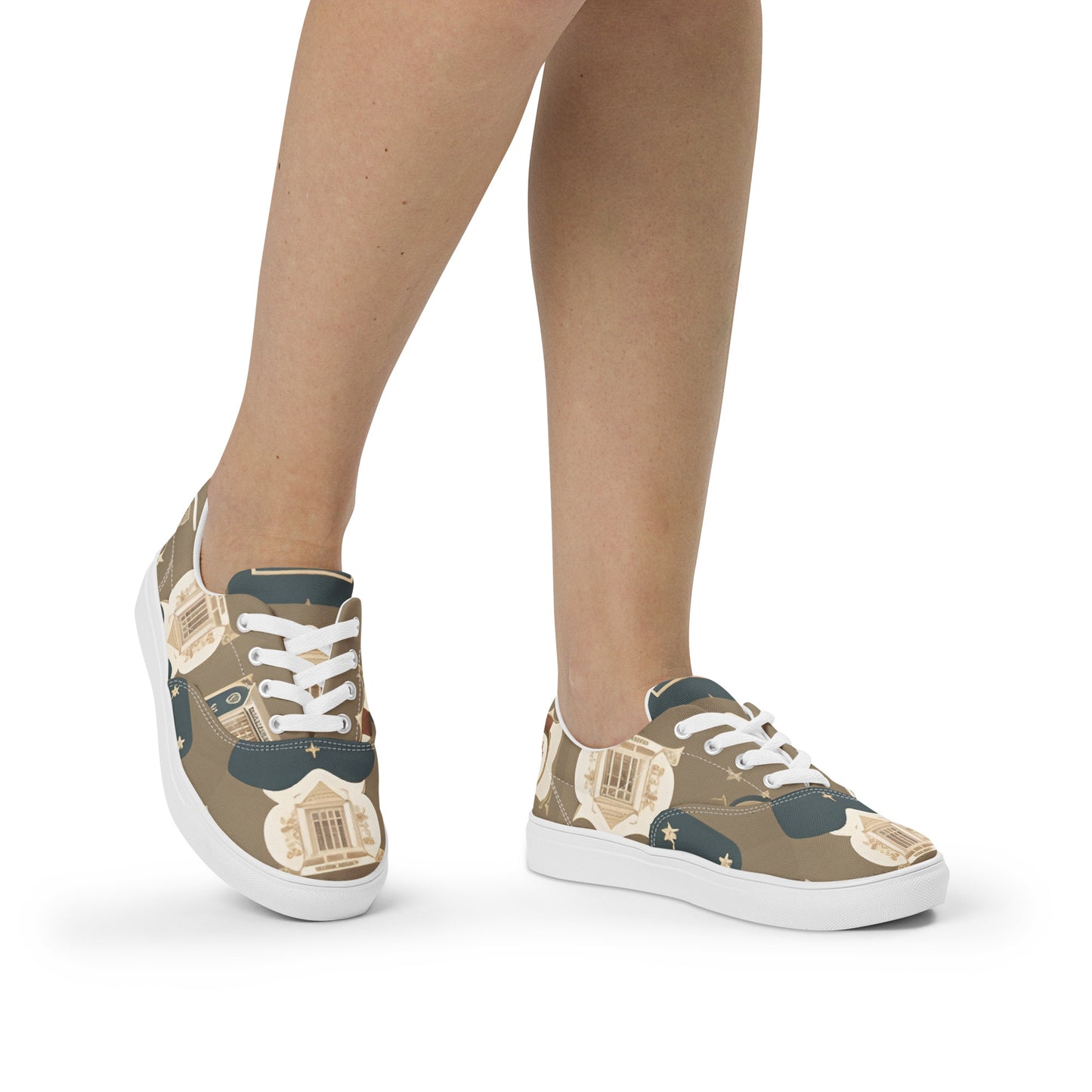 Women’s lace-up canvas shoes