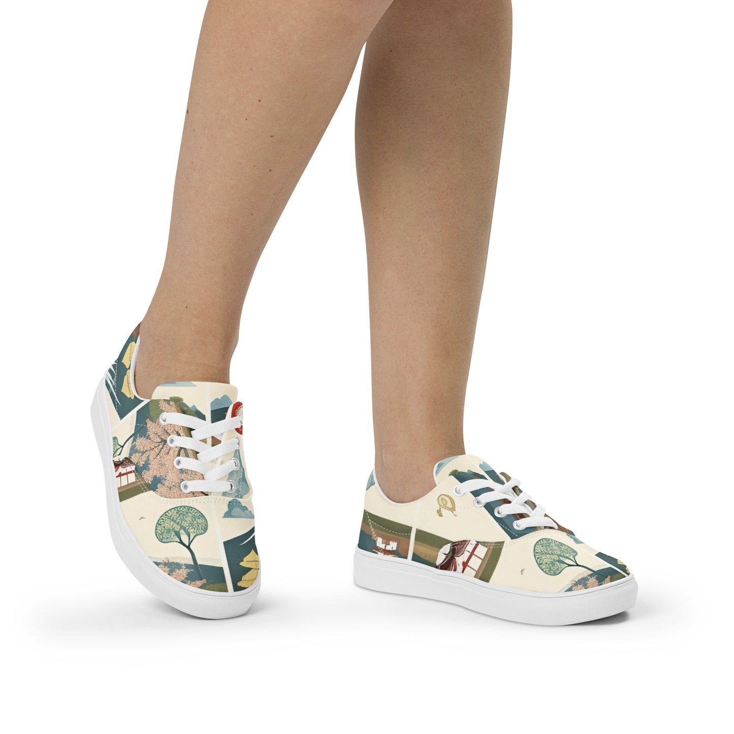 Women’s lace-up canvas shoes