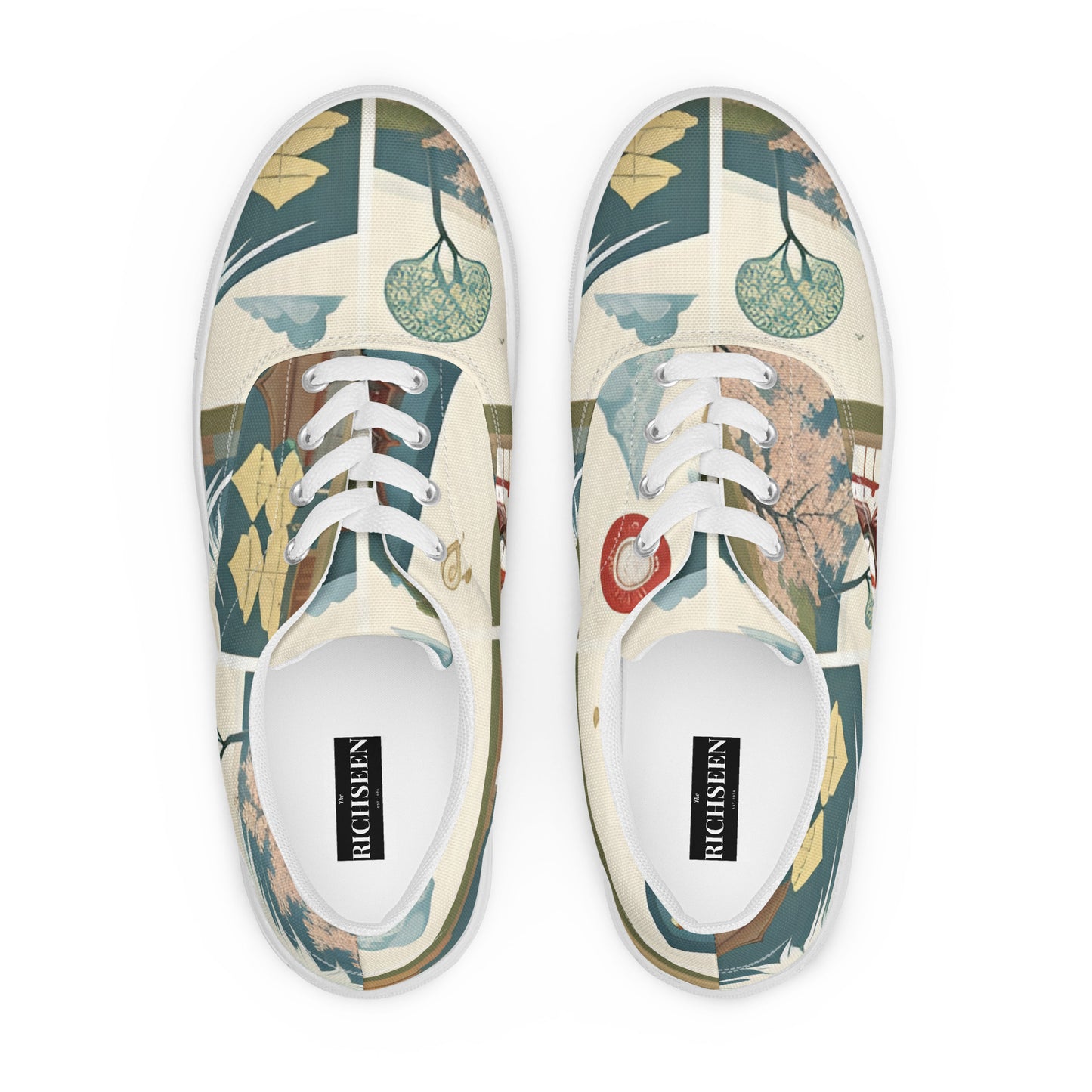 Women’s lace-up canvas shoes