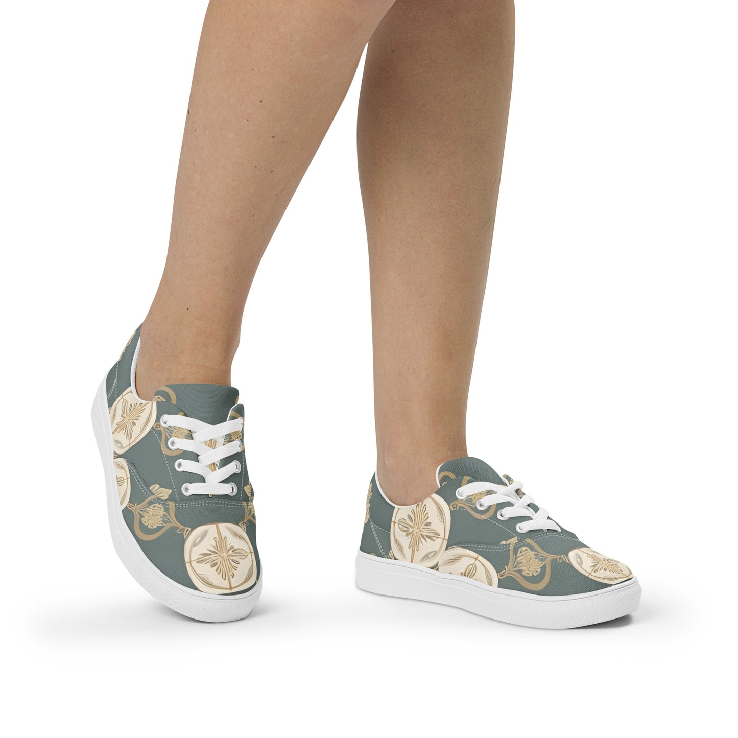 Women’s lace-up canvas shoes