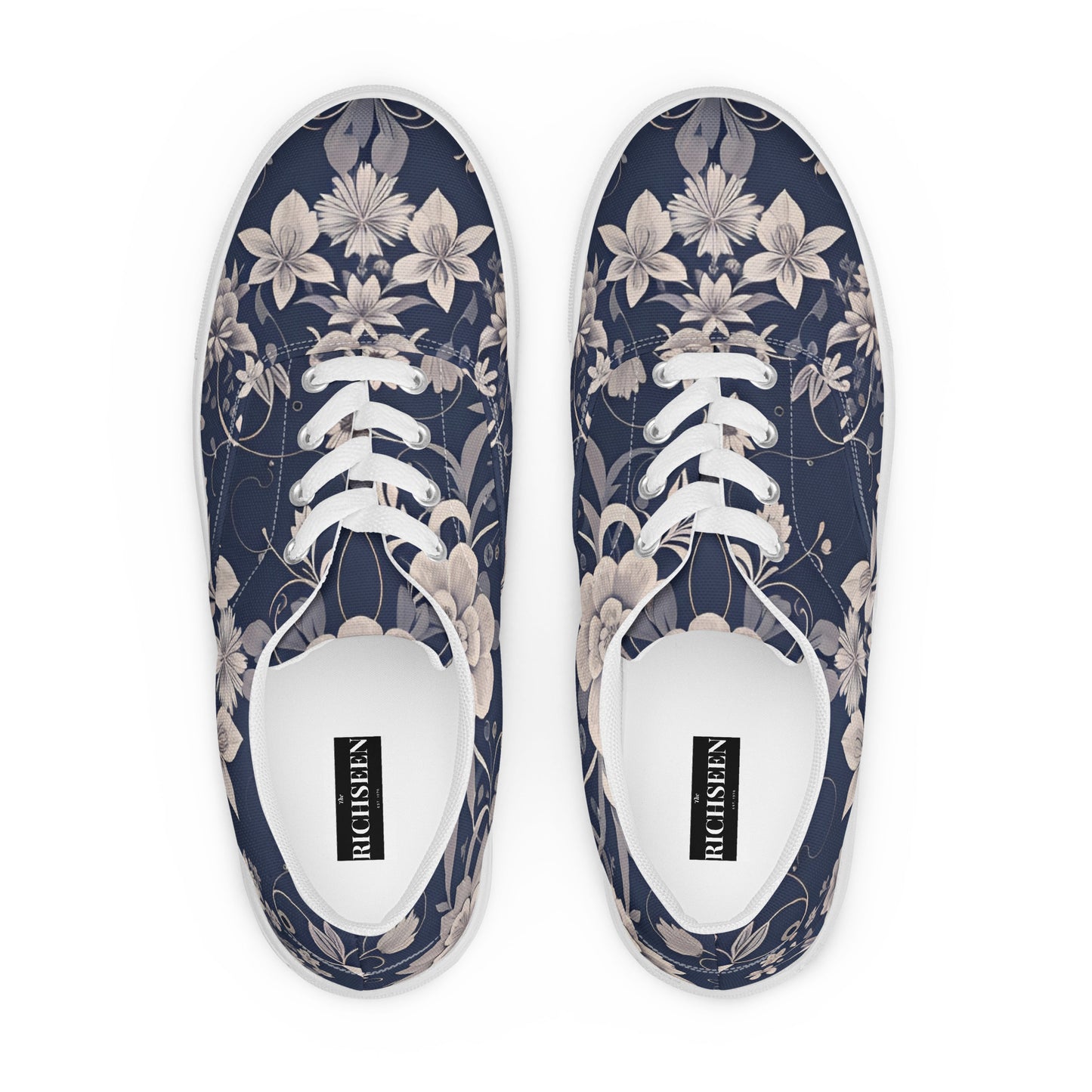 Women’s lace-up canvas shoes