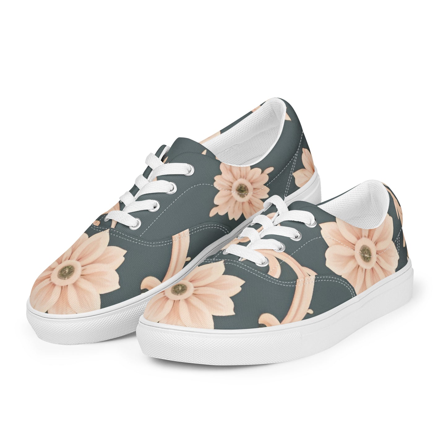 Women’s lace-up canvas shoes