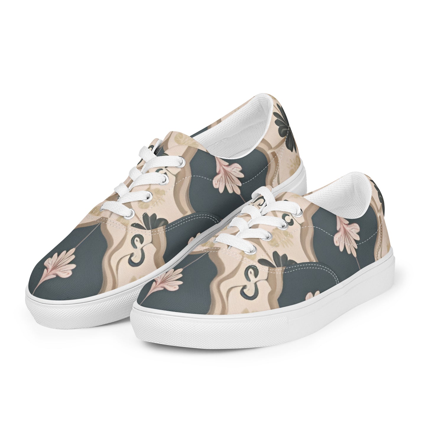 Women’s lace-up canvas shoes