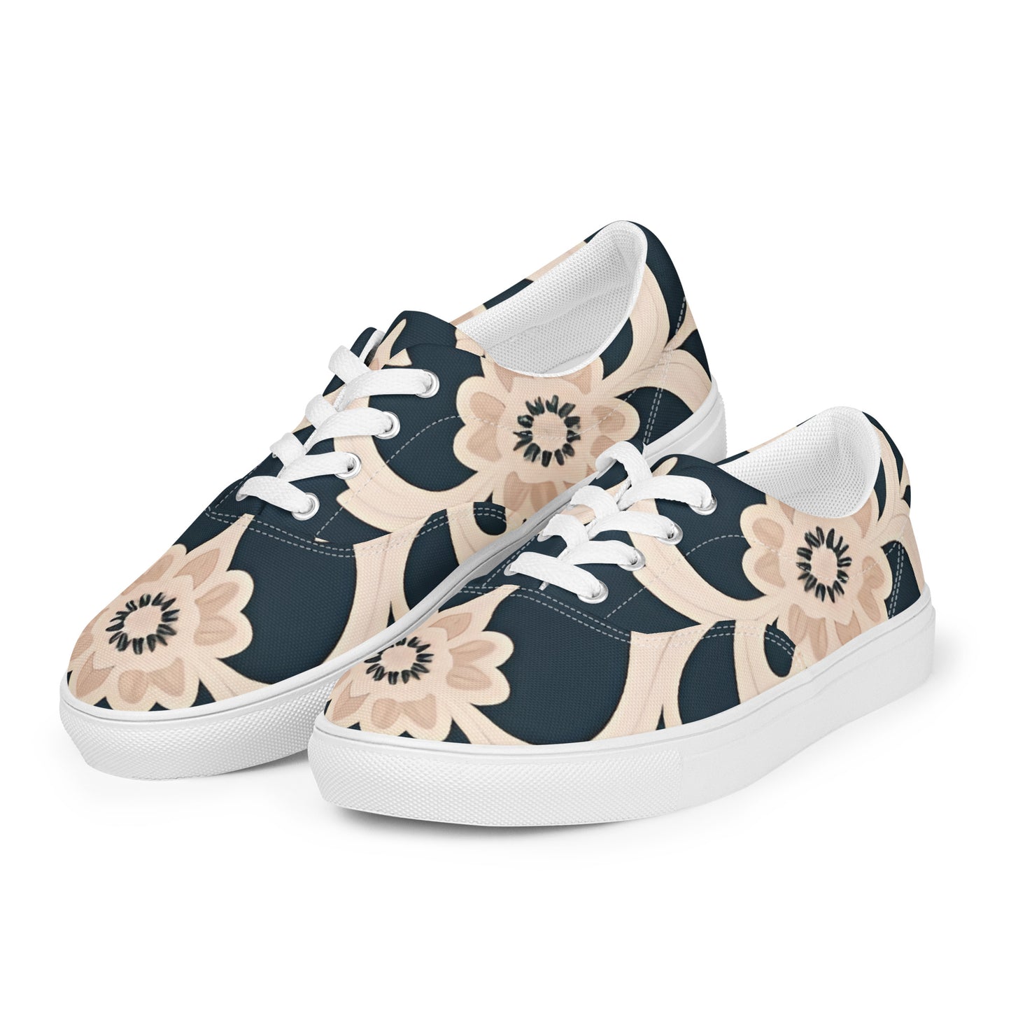 Women’s lace-up canvas shoes