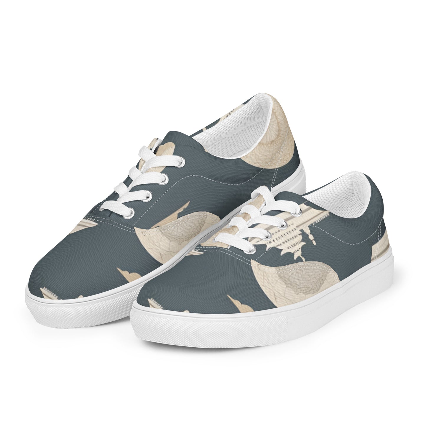 Women’s lace-up canvas shoes