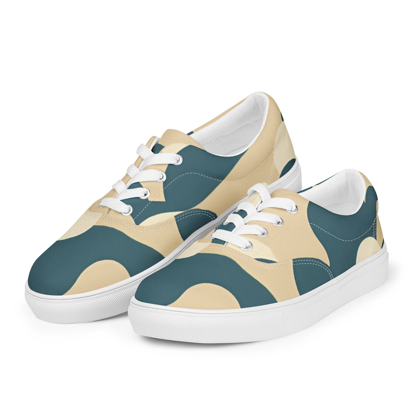 Women’s lace-up canvas shoes