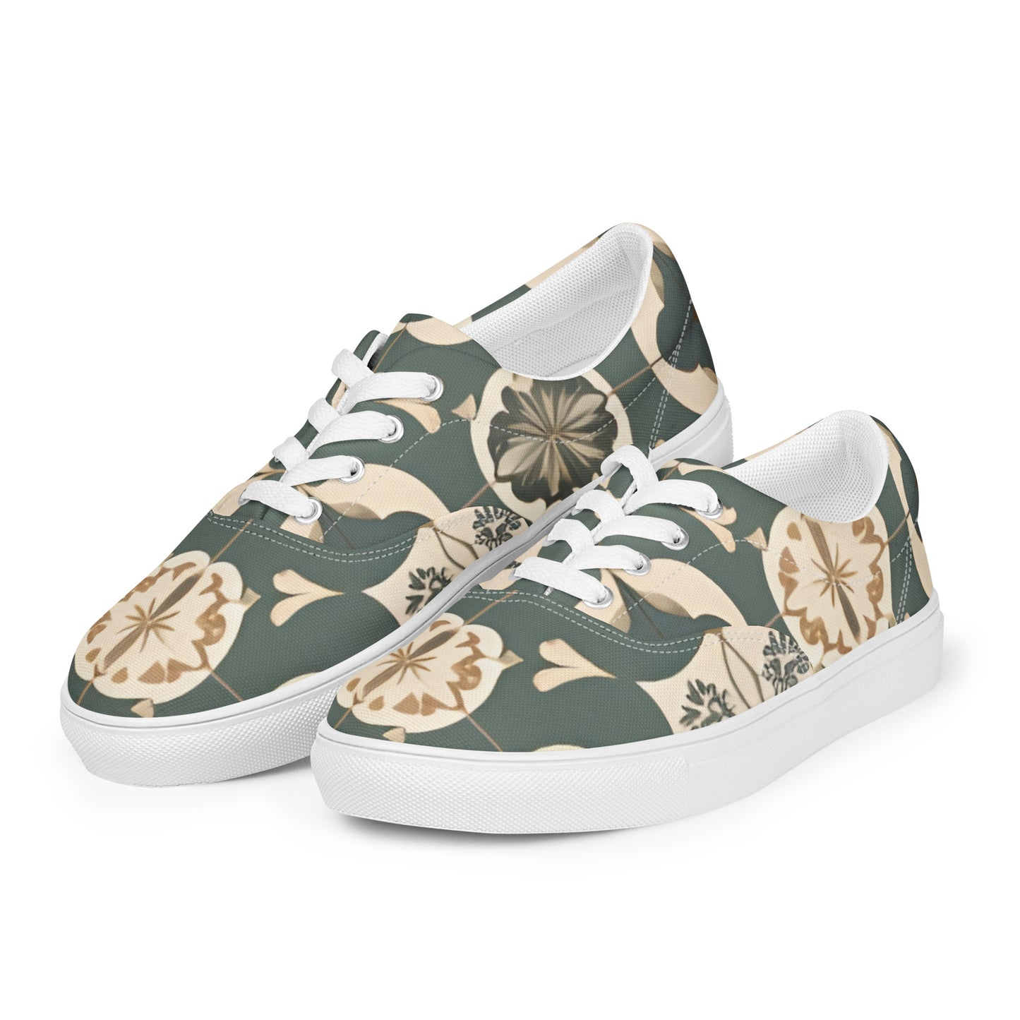 Women’s lace-up canvas shoes