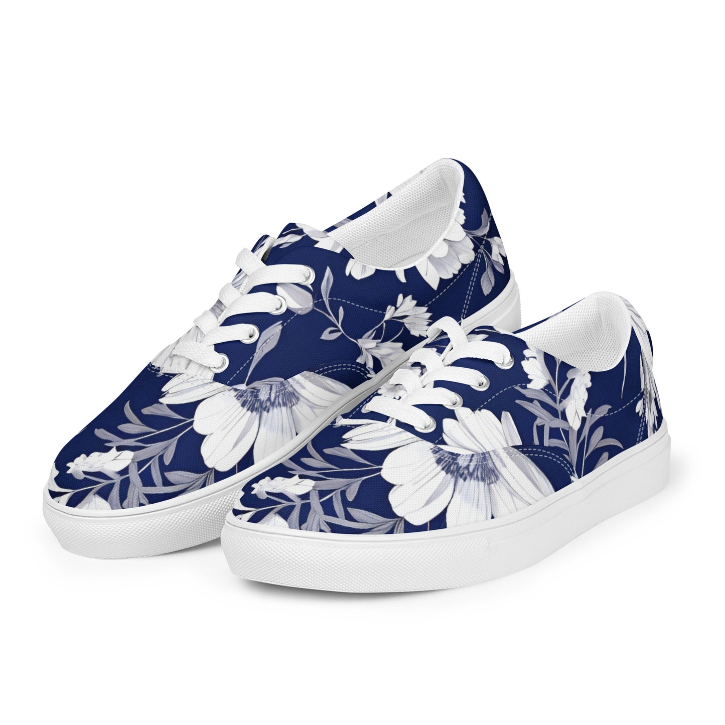 Women’s lace-up canvas shoes