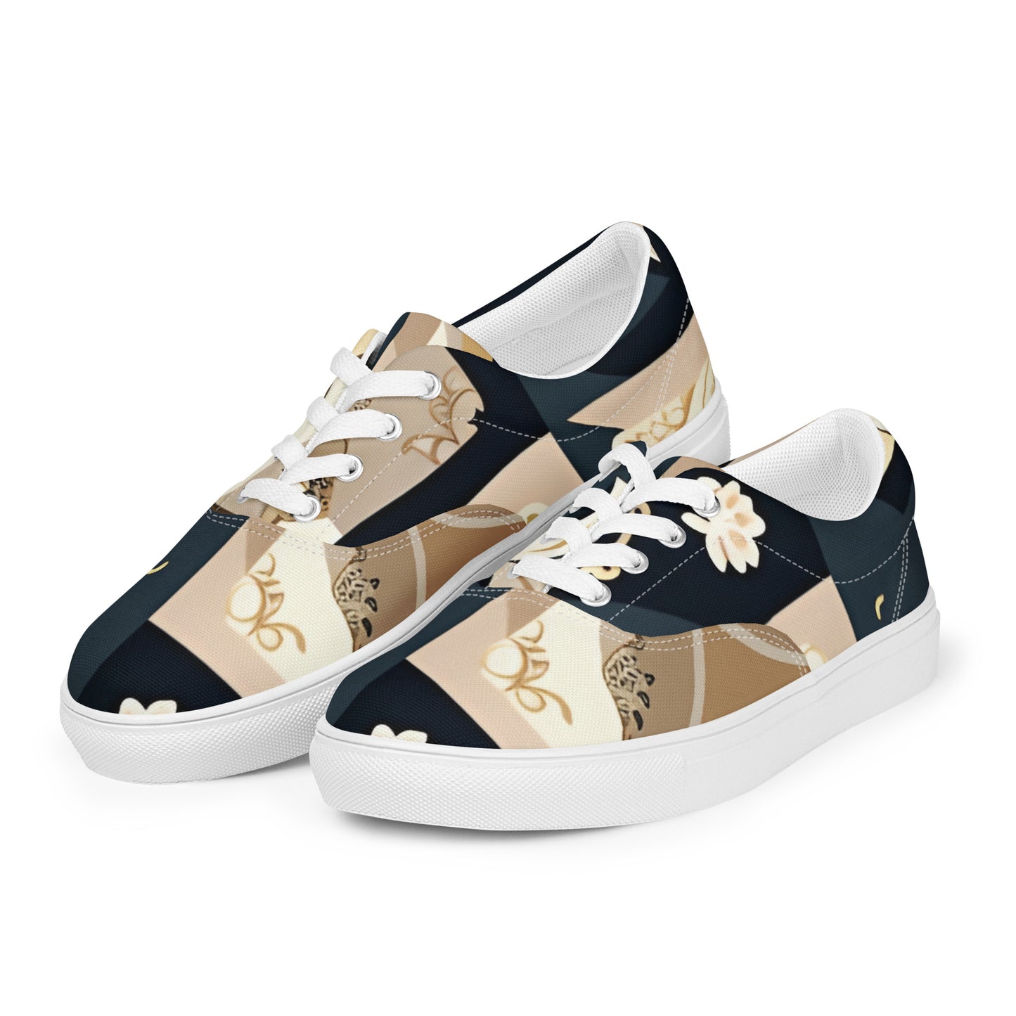 Women’s lace-up canvas shoes