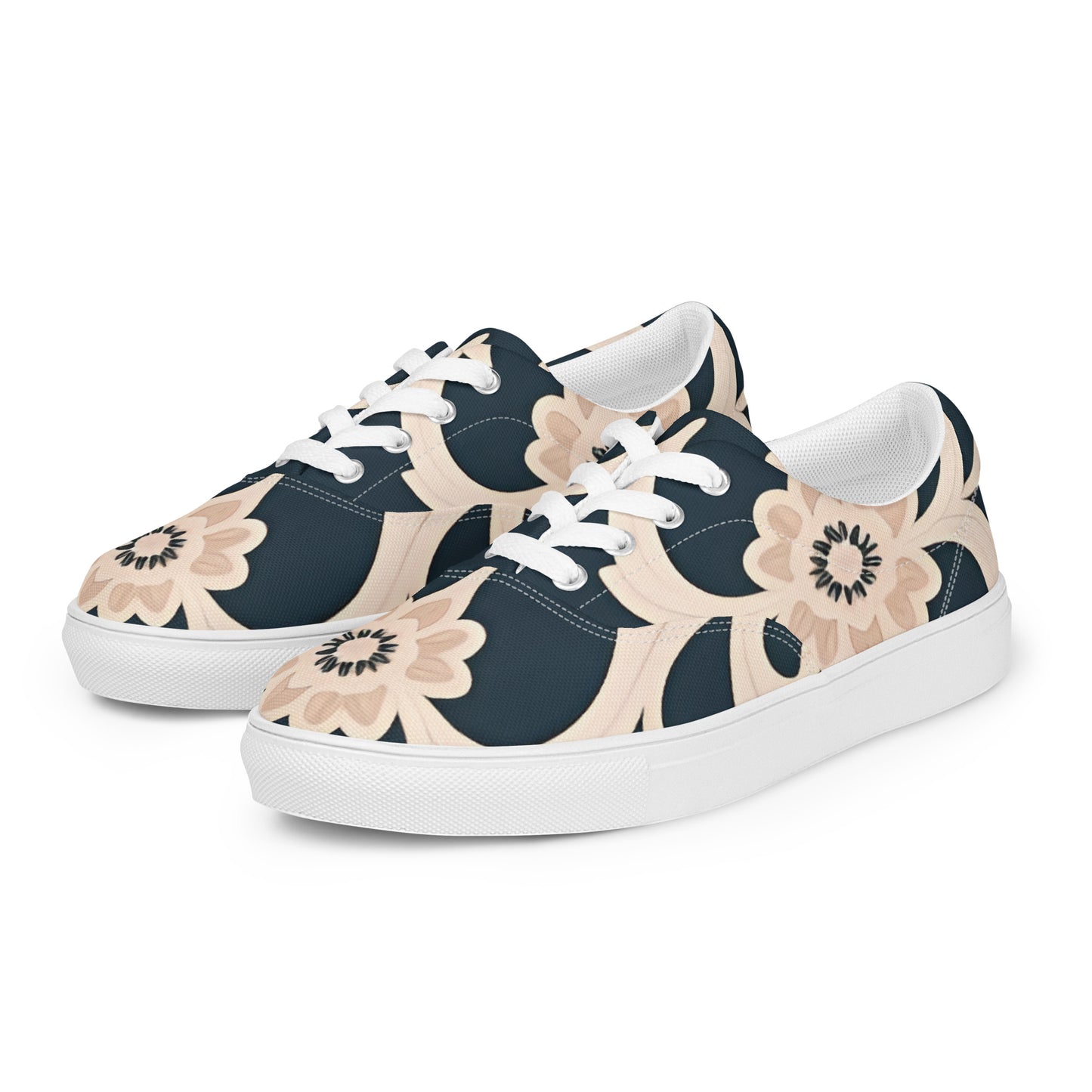 Women’s lace-up canvas shoes