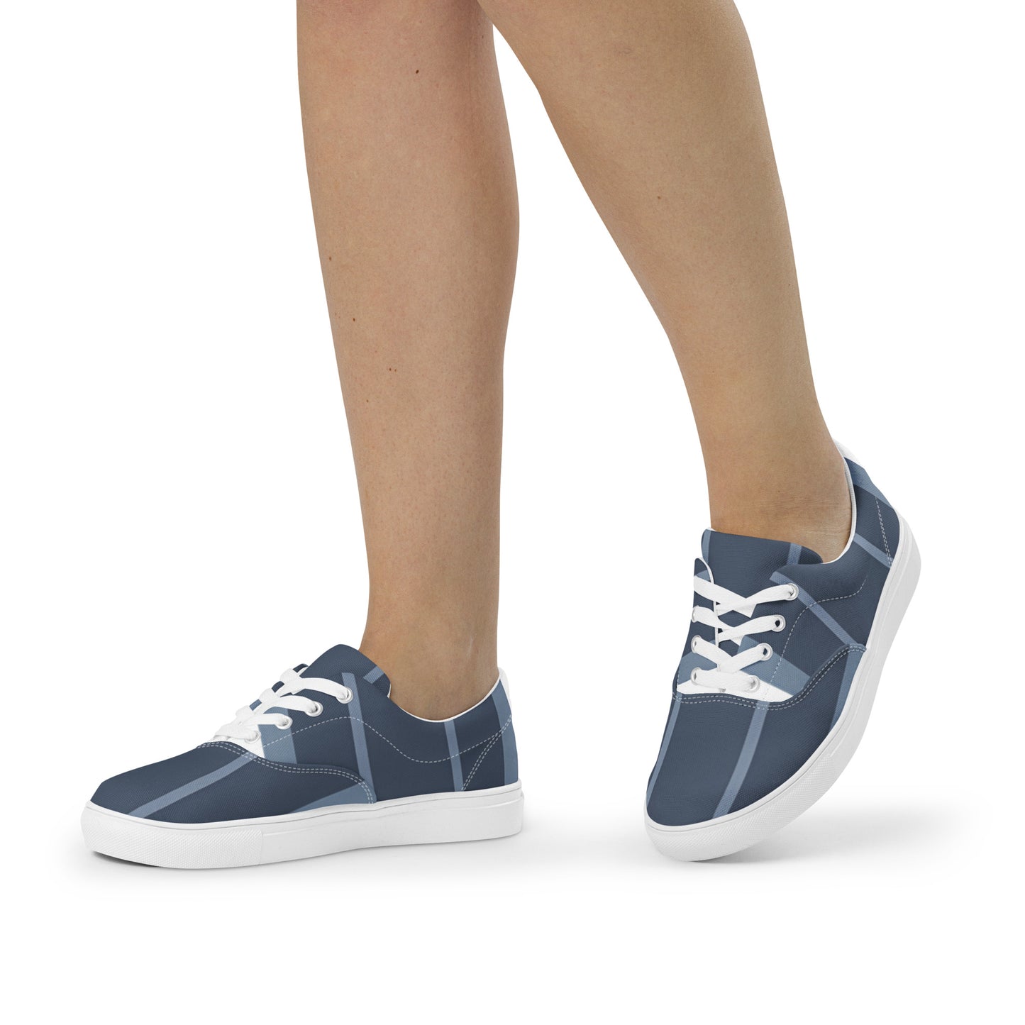 Women’s lace-up canvas shoes