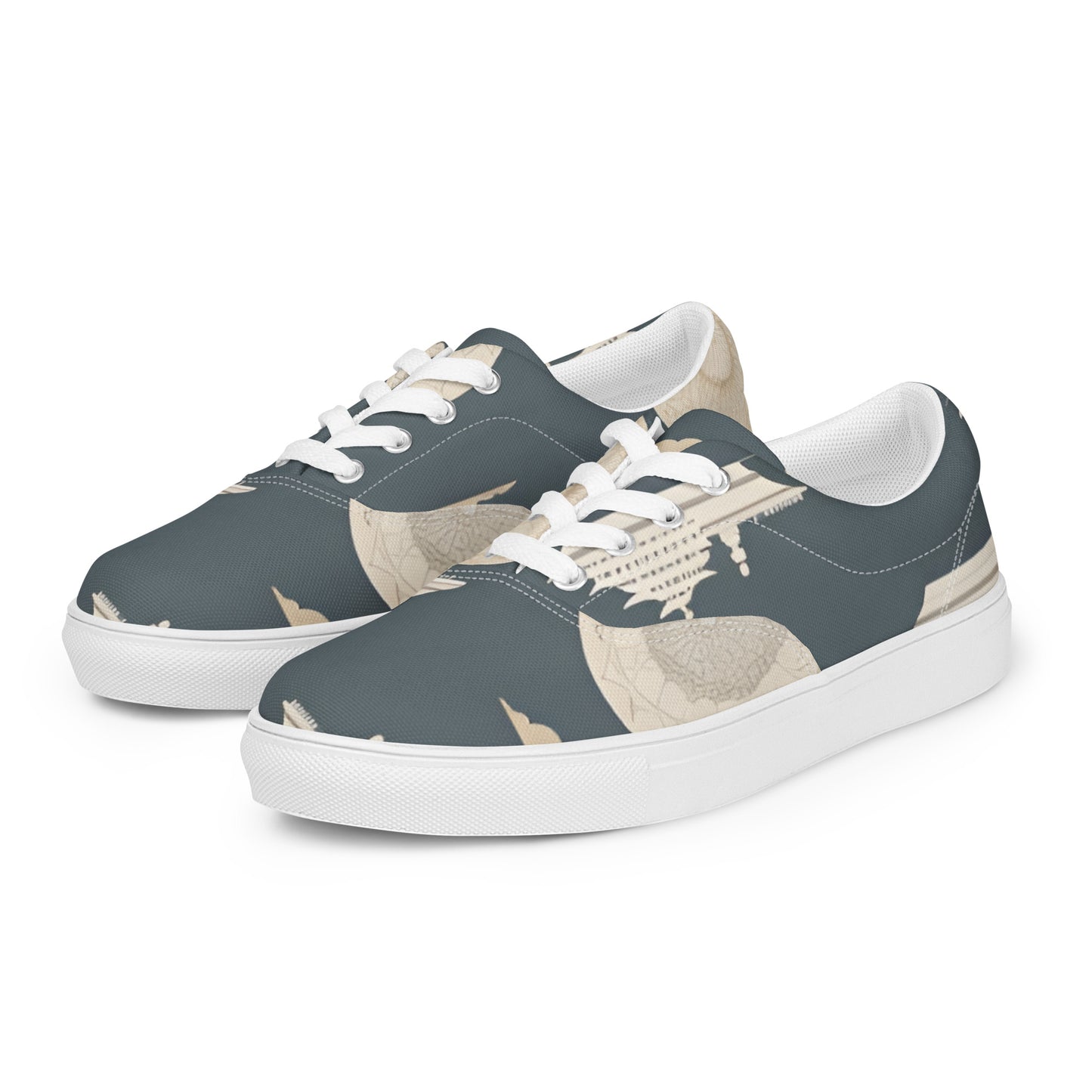 Women’s lace-up canvas shoes