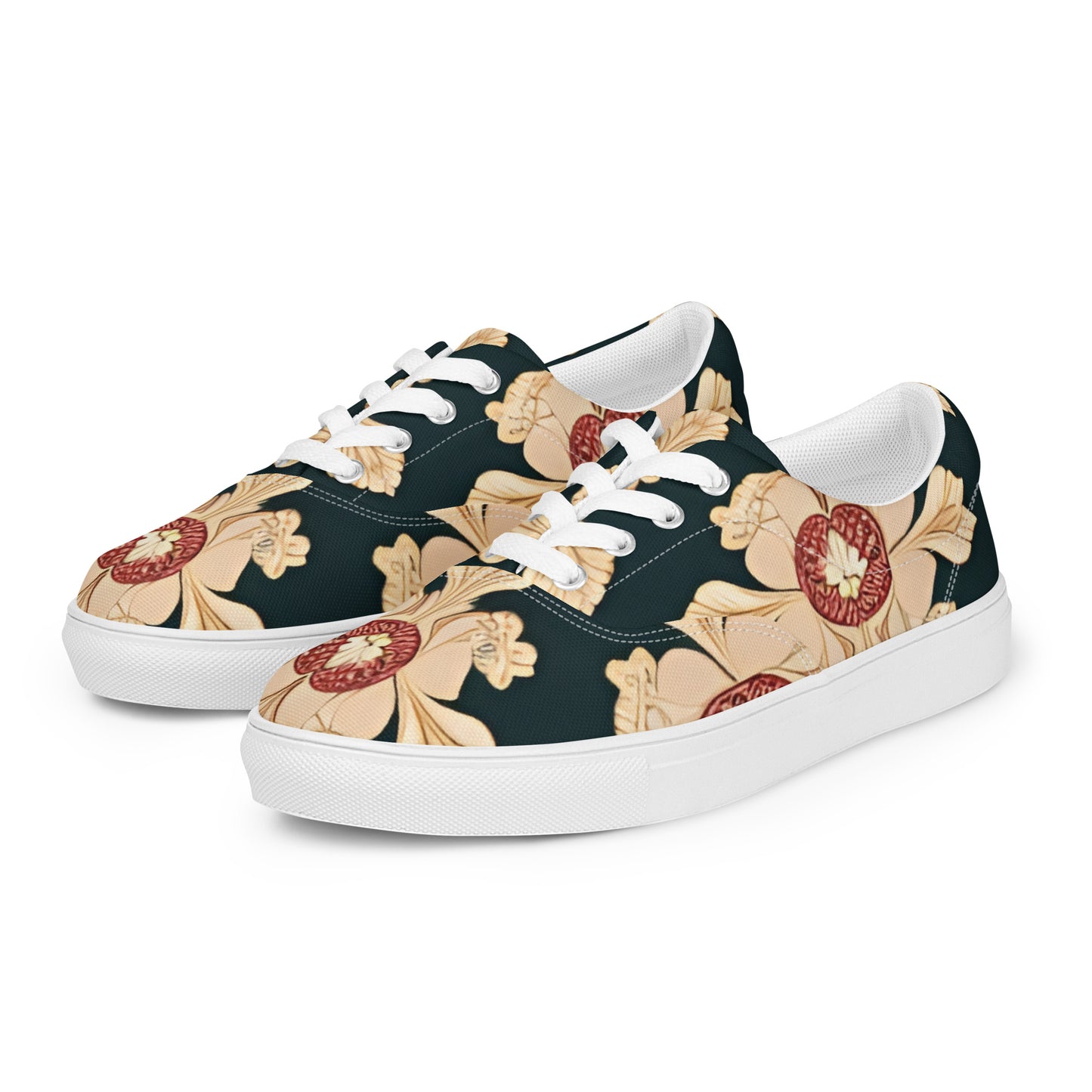 Women’s lace-up canvas shoes