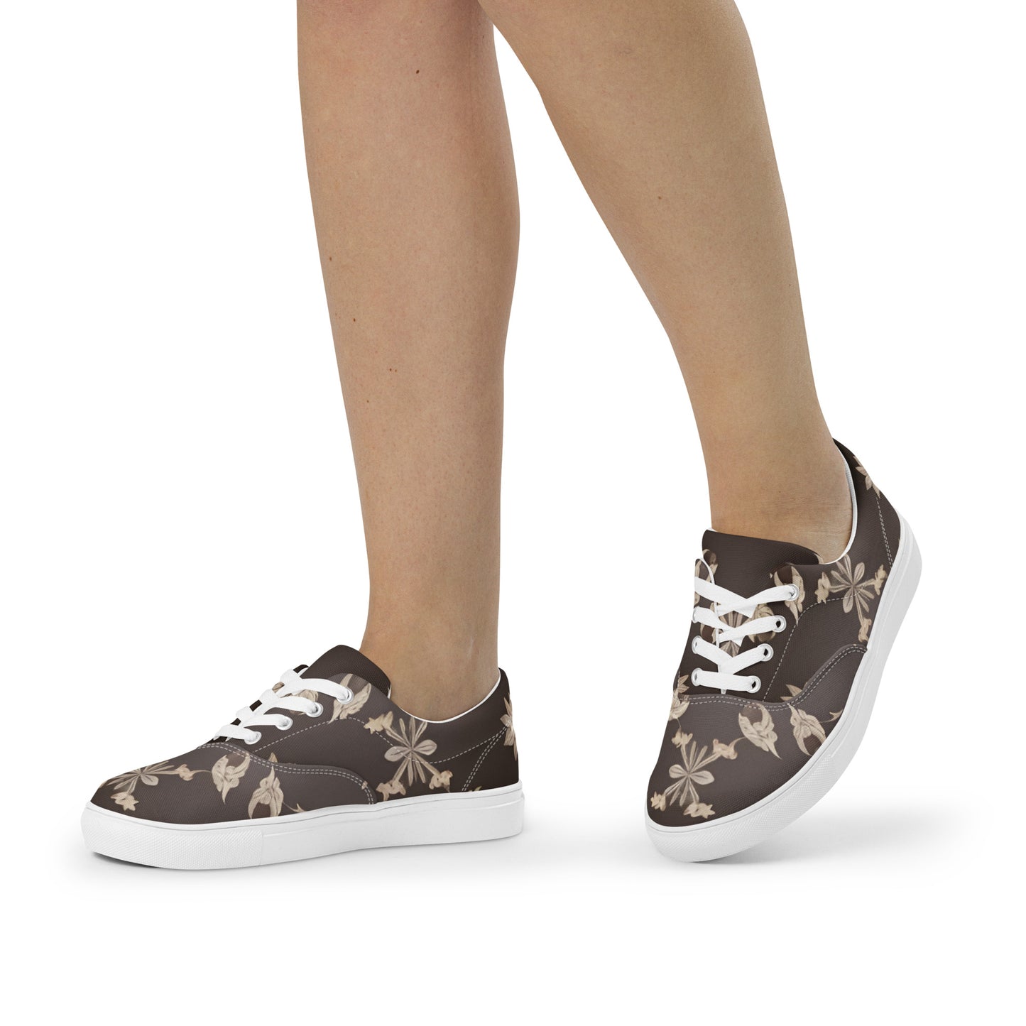 Women’s lace-up canvas shoes