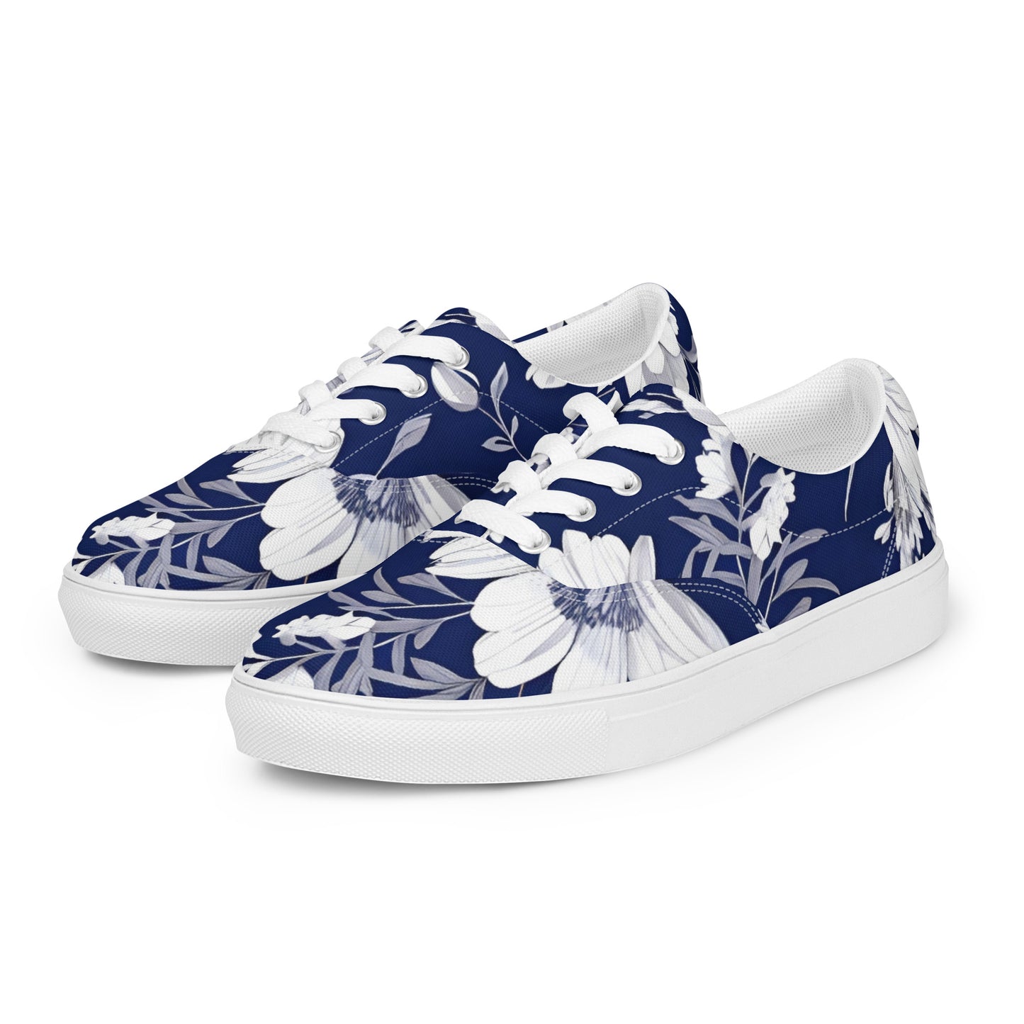 Women’s lace-up canvas shoes