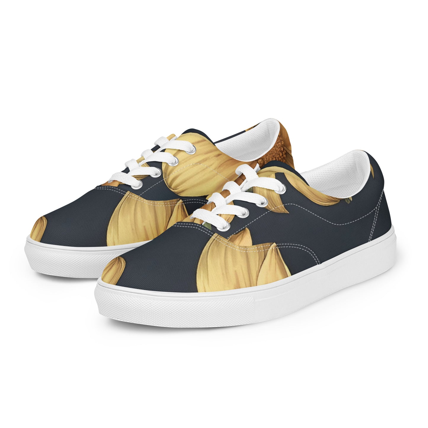 Women’s lace-up canvas shoes