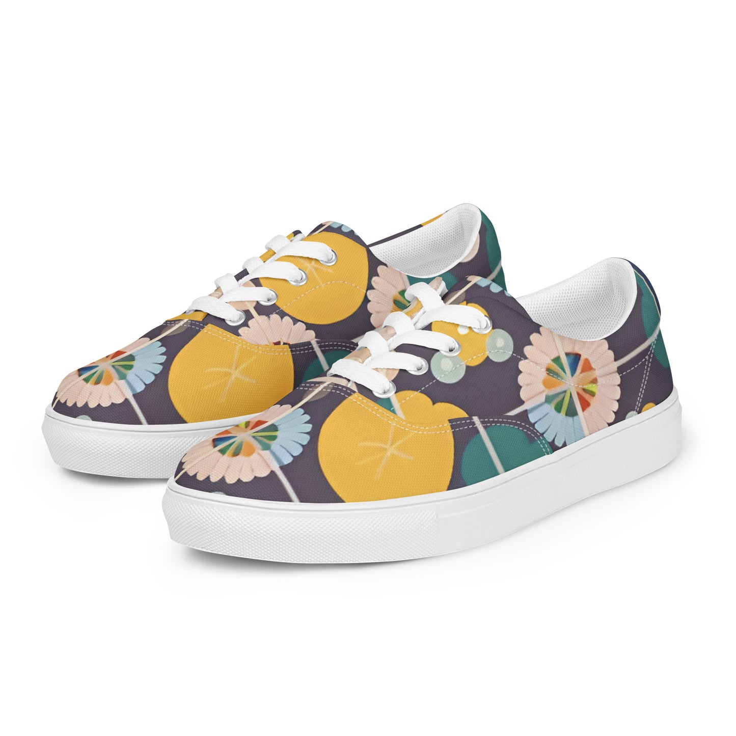 Women’s lace-up canvas shoes