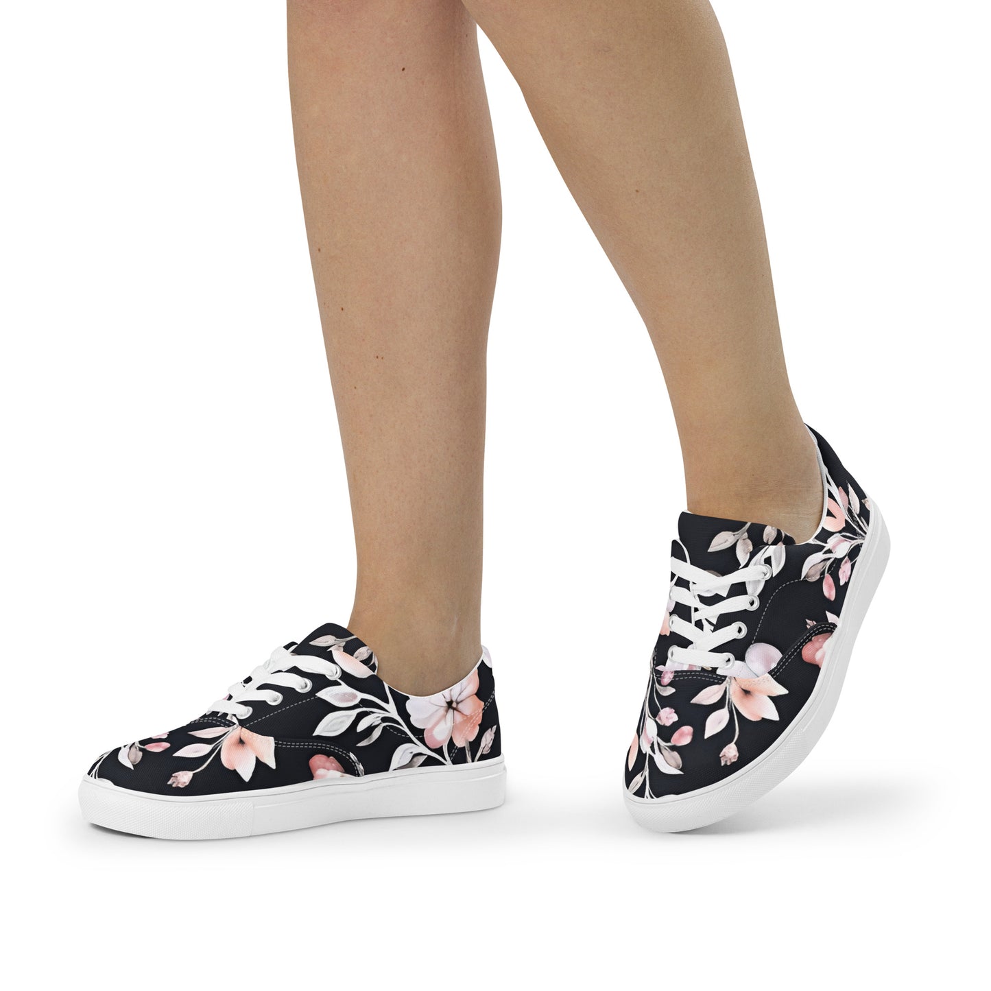 Women’s lace-up canvas shoes