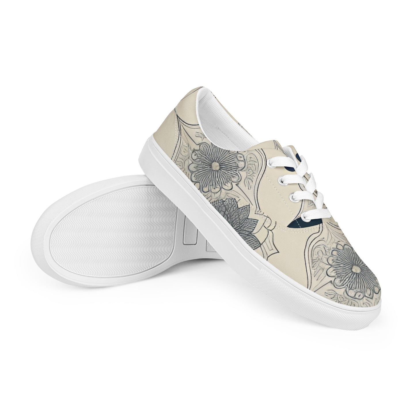 Women’s lace-up canvas shoes