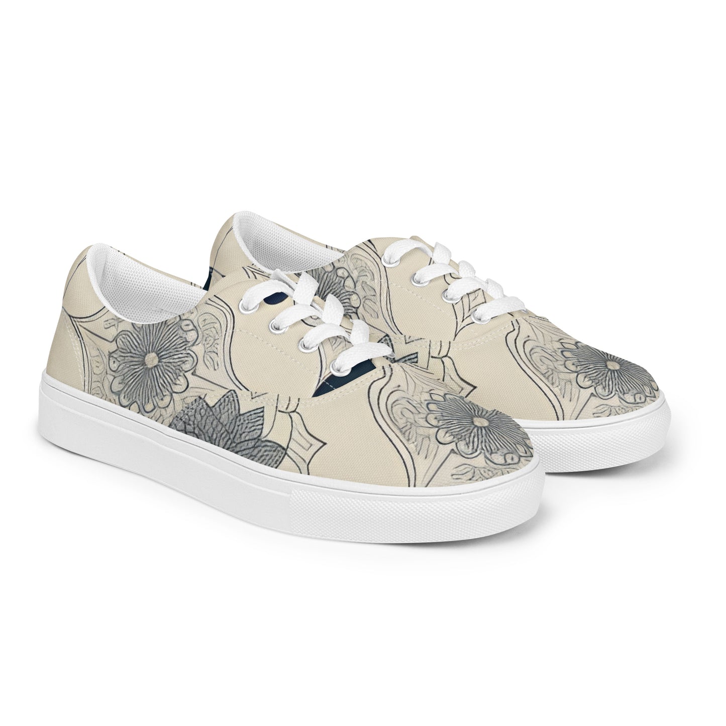 Women’s lace-up canvas shoes