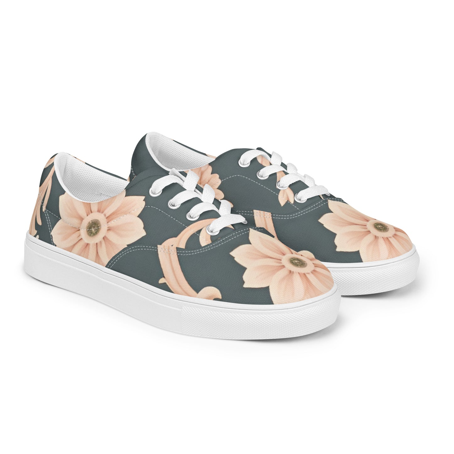 Women’s lace-up canvas shoes