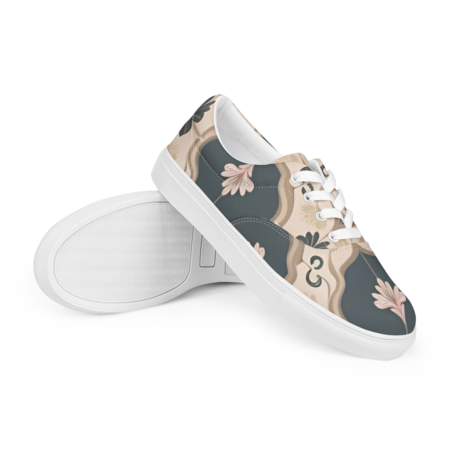 Women’s lace-up canvas shoes