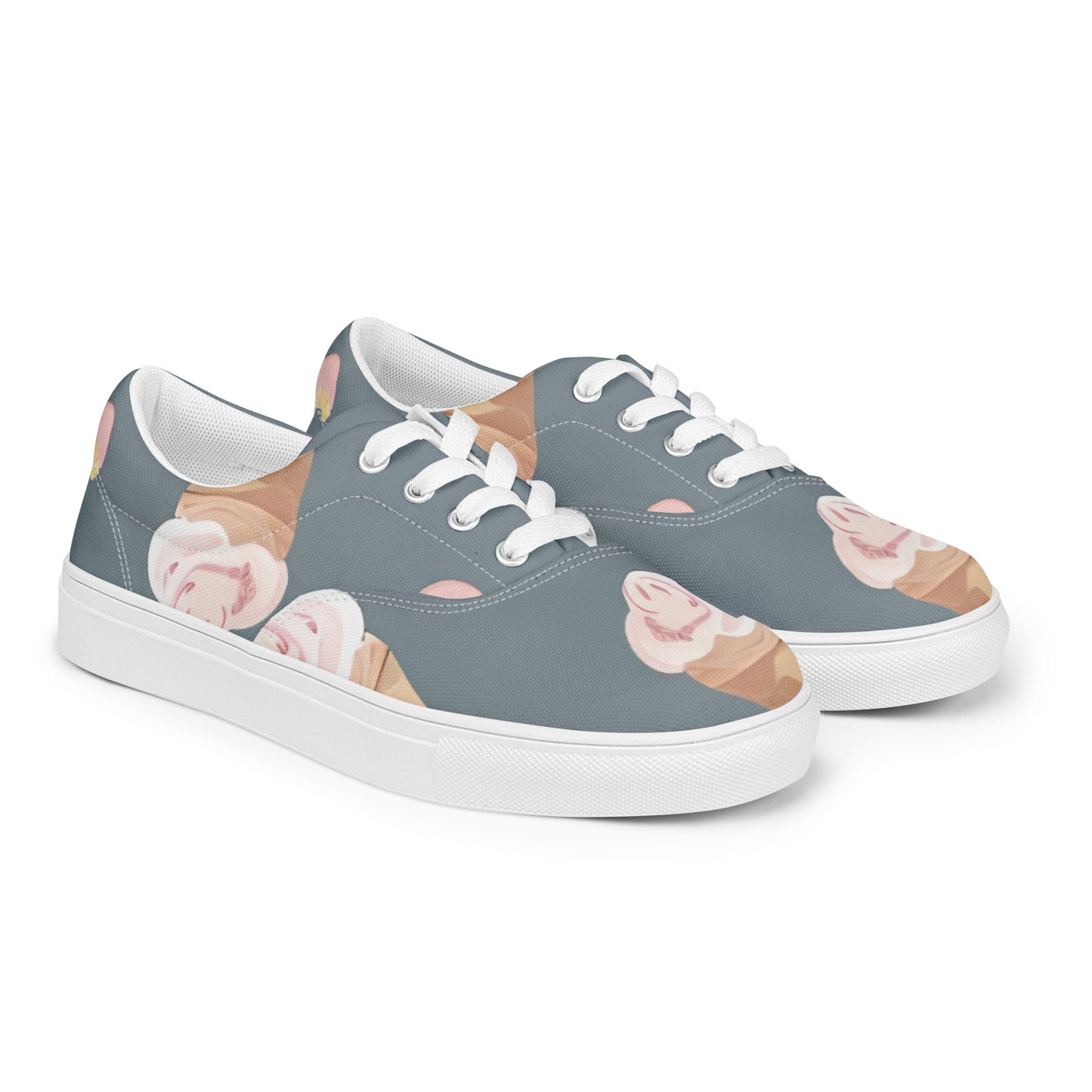 Women’s lace-up canvas shoes