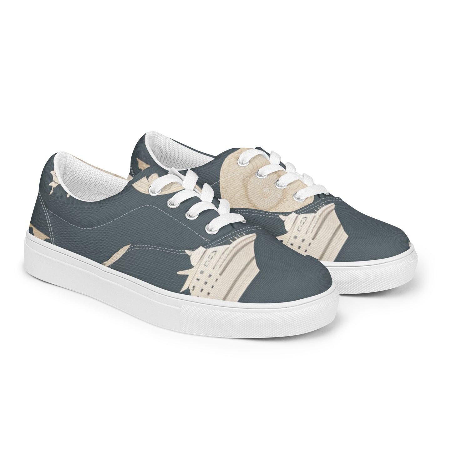 Women’s lace-up canvas shoes