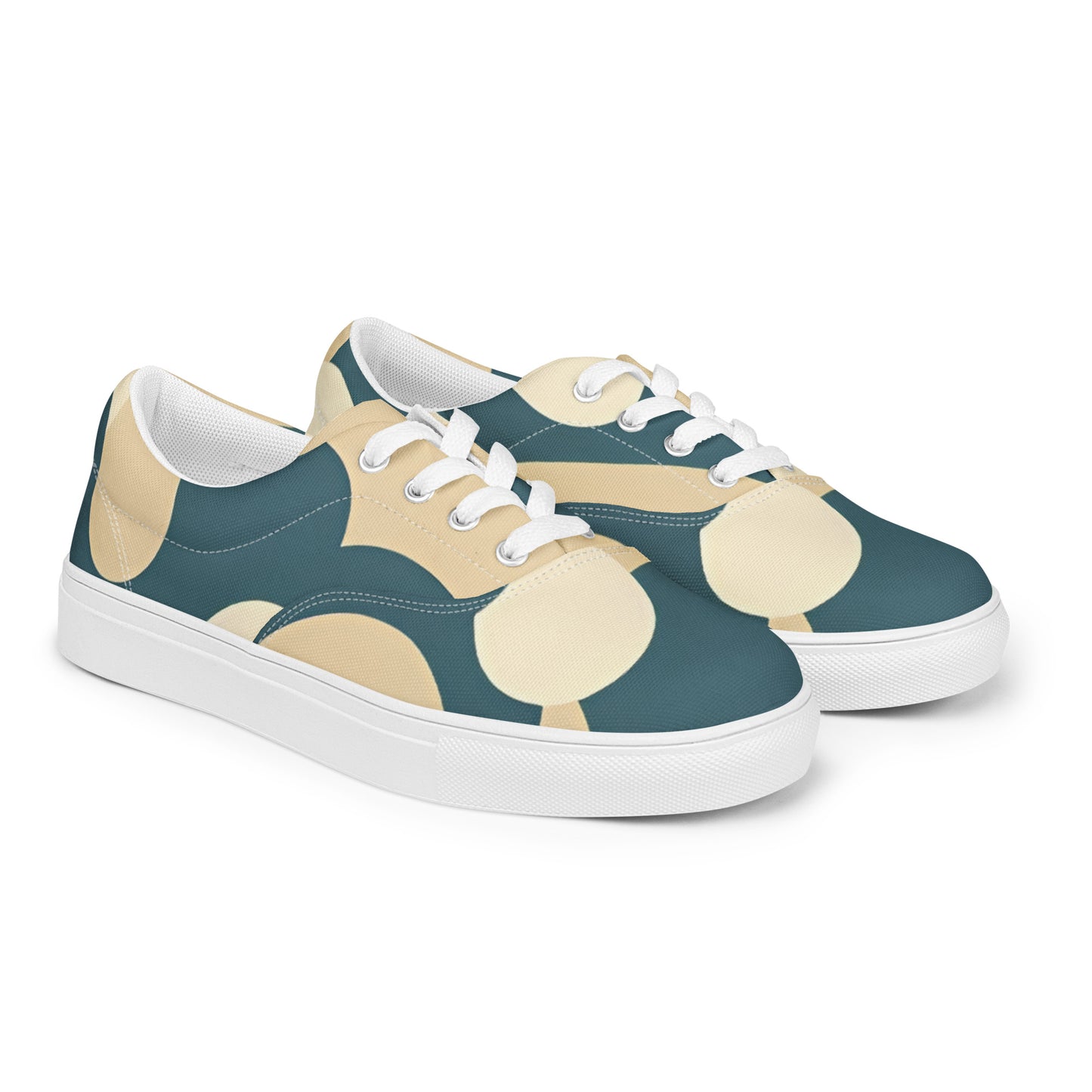 Women’s lace-up canvas shoes