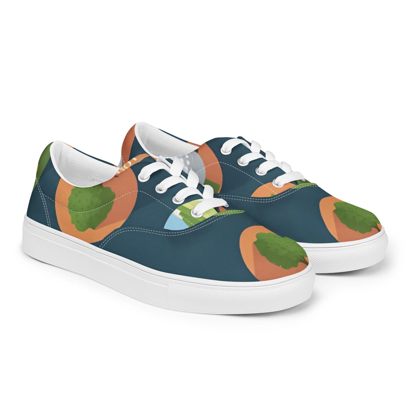 Women’s lace-up canvas shoes